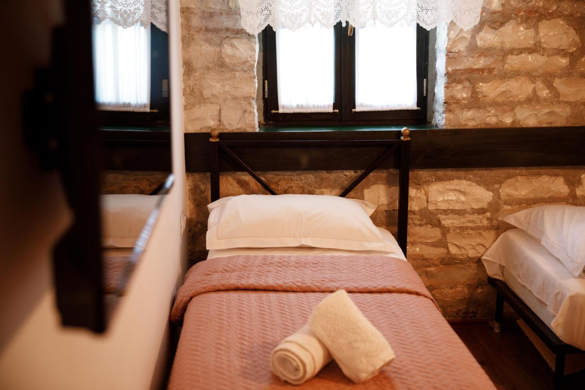 Bujtina Maria Hotell 4*