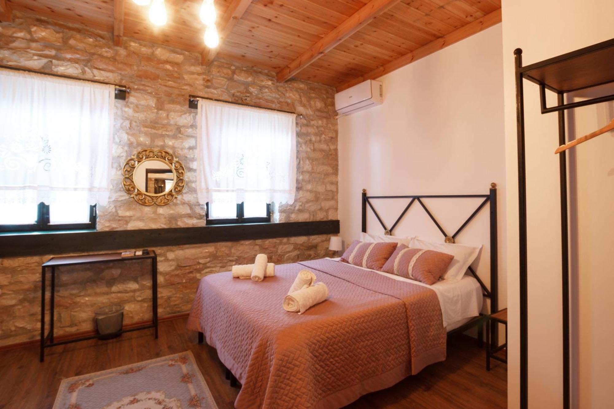 Bujtina Maria 4*
