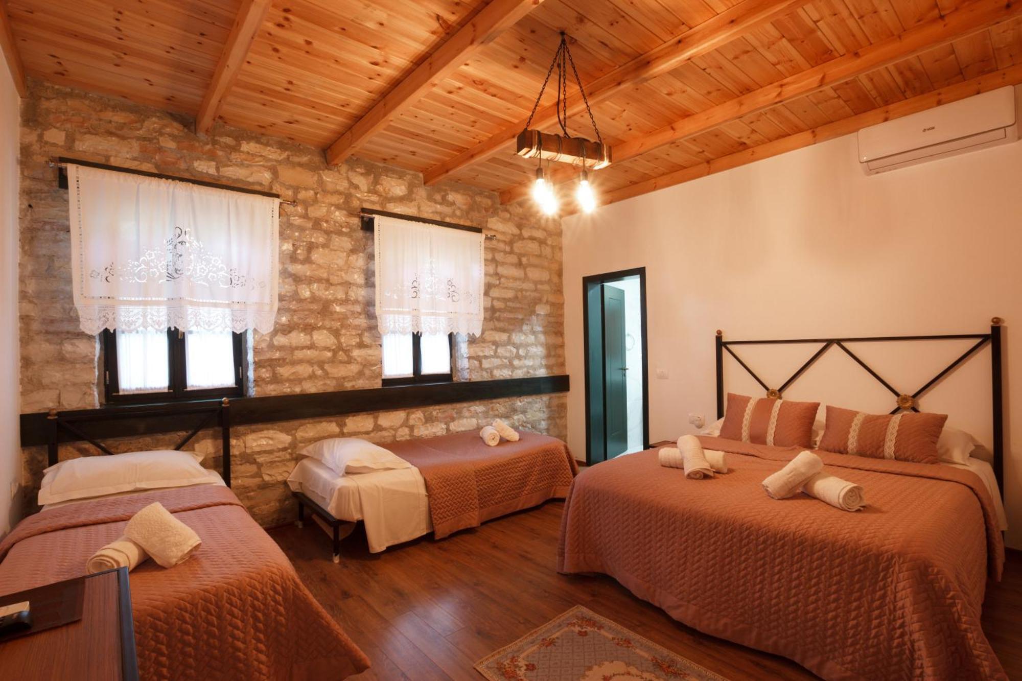 Bujtina Maria Hotell 4*