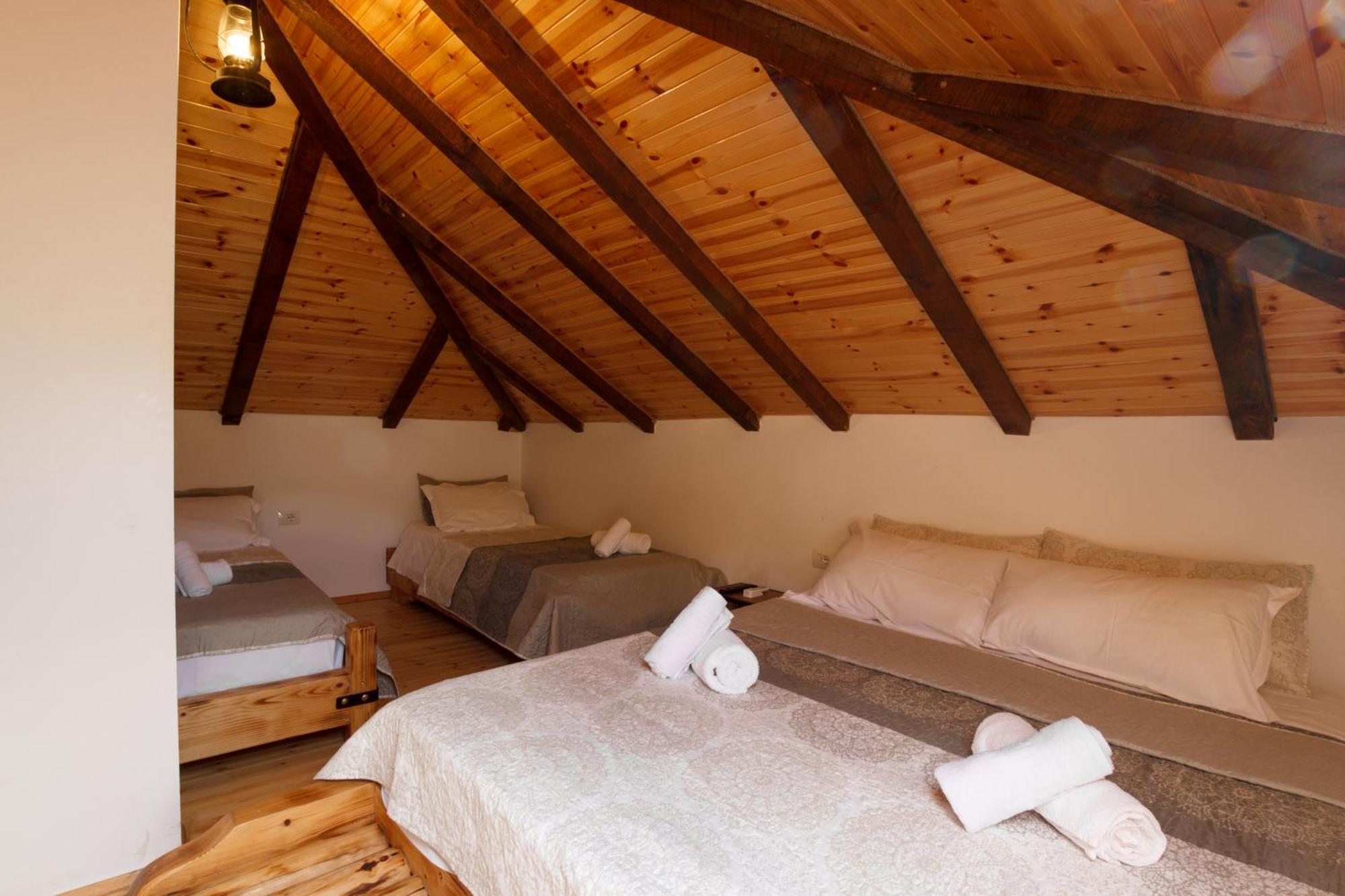 Bujtina Maria Hotell 4*